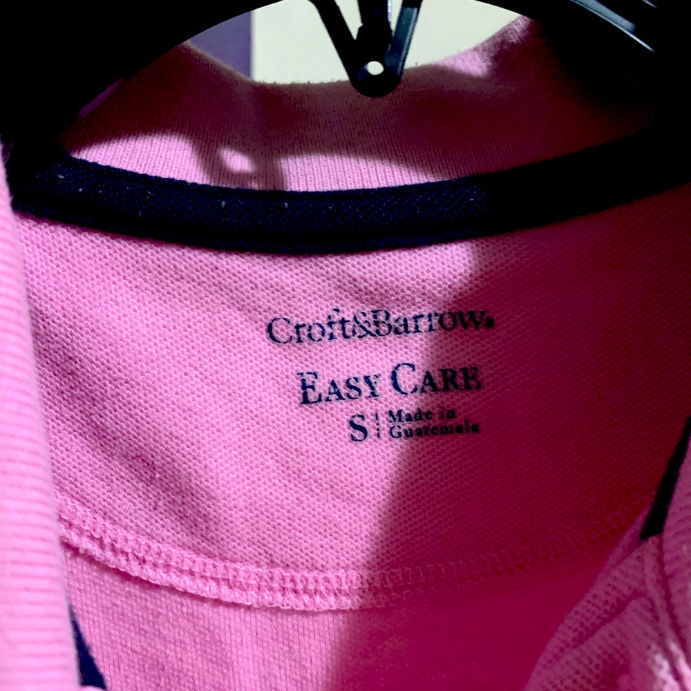Men’s pink polo